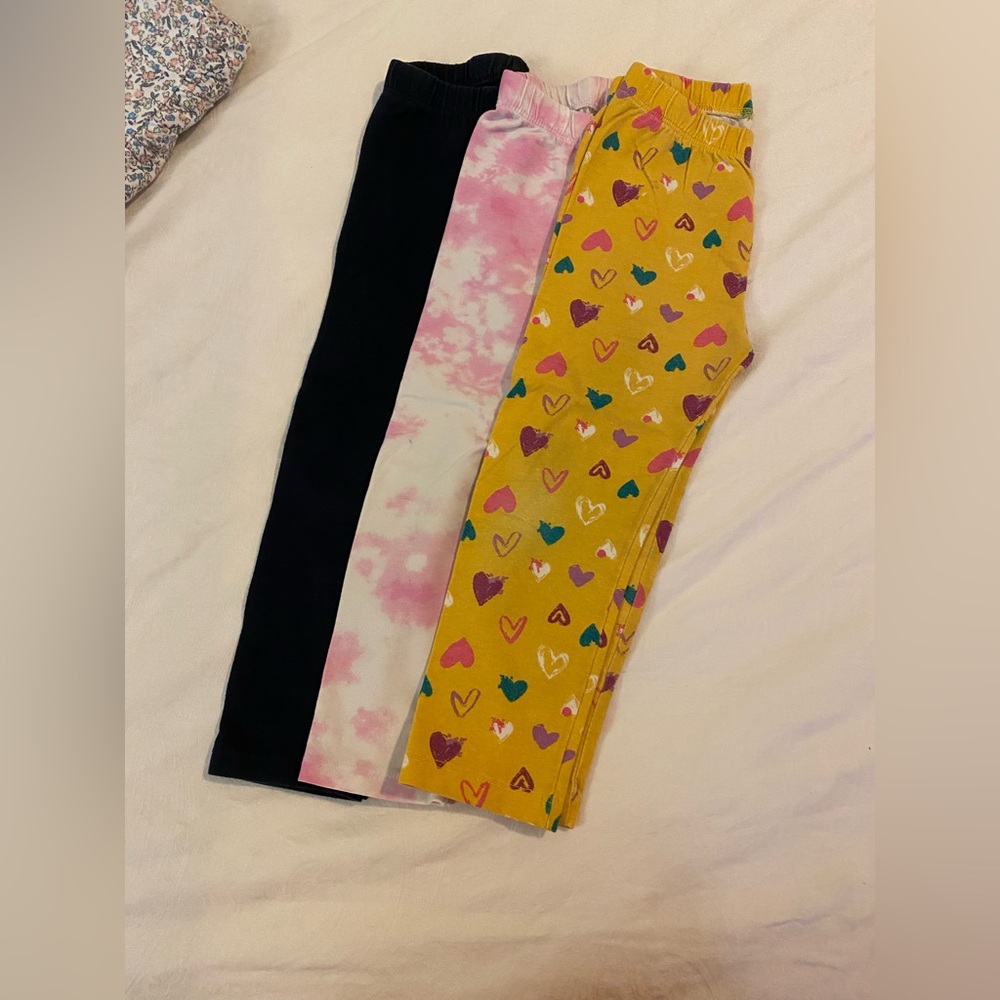 🎉 or 5️⃣ for $40🎉Gap Kids Colorful Heart and Tie-Dye Leggings Set